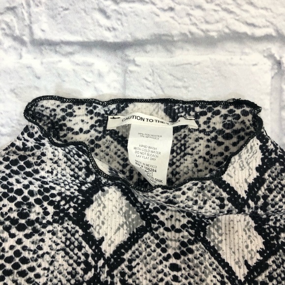 Caution To The Wind Snakeskin black Gray mock turtleneck style Sz M Stretch - Picture 6 of 10